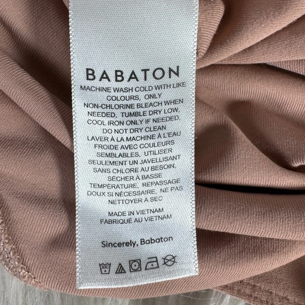 Aritzia Babaton Squared Neck Long Sleeve BodysuitSz‎ M